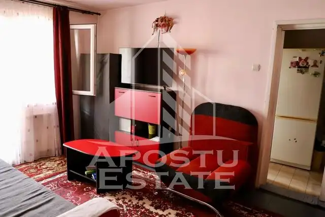 Apartament cu doua camere ,zona Vlaicu