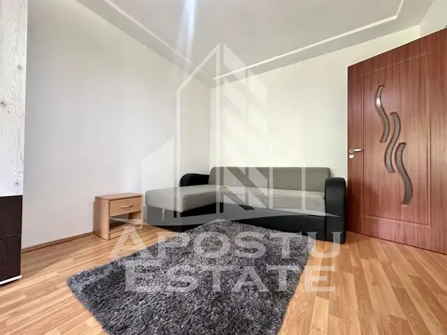 Apartament cu o camera, etajul 3, zona Girocului