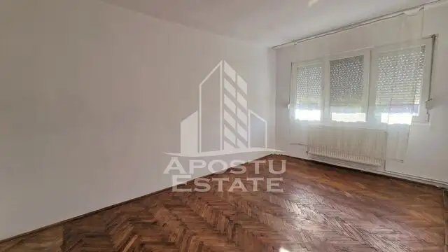 Apartament cu 3 camere, centrala proprie,  zona Circumvalatiunii