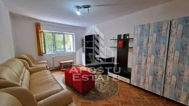 Apartament cu 2 camere, centrala proprie, zona Lipovei