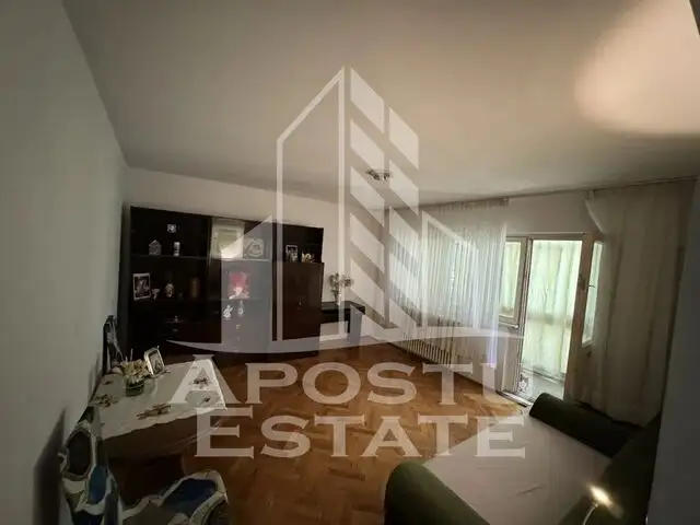 Apartament cu 4 camere, 2 bai si 2 balcoane in zona Sagului