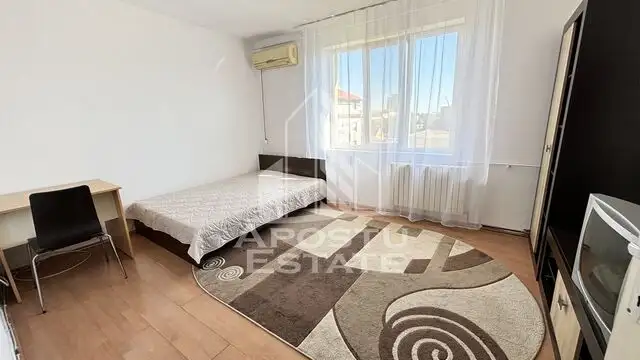 Apartament 2 camere, et. intermediar, Complexul Studentesc