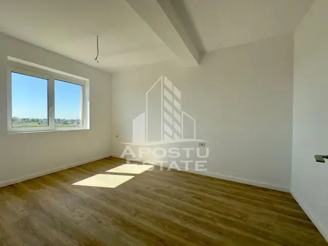 Penthouse cu 3 camere și 2 bai, bucatarie inchisa in spate la Lidl