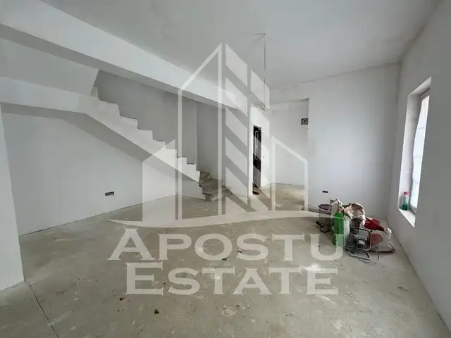 Duplex cu 4 camere, 2 bai și dressing in Giroc la asfalt