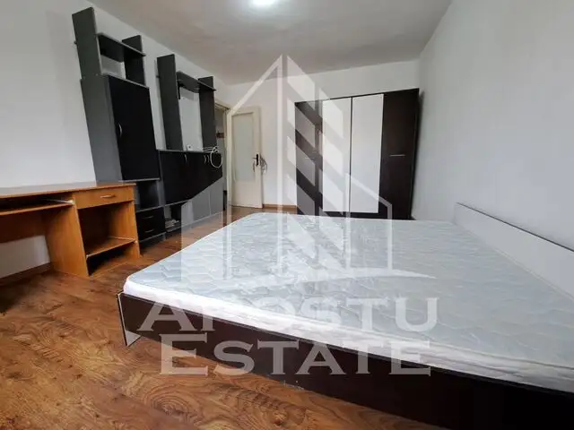 Apartament 3 camere de inchiriat in zona Soarelui cu centrala proprie