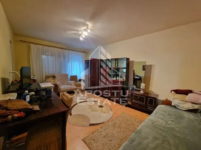 Apartament 2 camere, etaj 2, decomandat, zona Torontalului