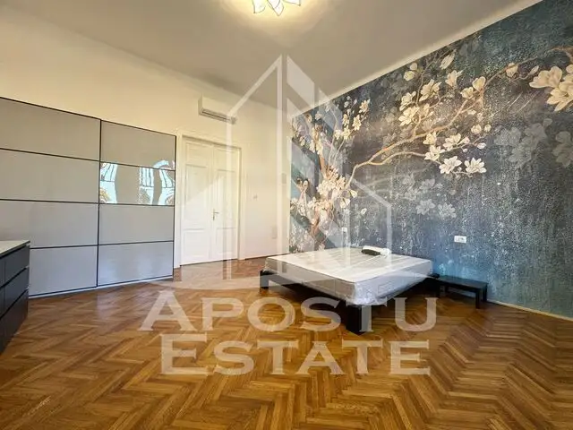 Apartament cu 4 camere semicentral in cladire istorica reabilitata