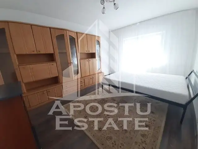 Apartament 1 camera, spatios, renovat, Zona Ciarda Rosie