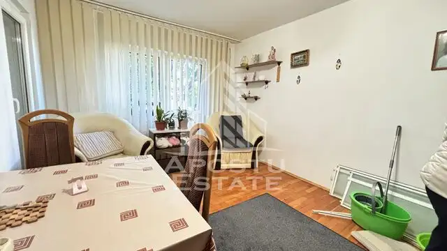 Apartament cu 3 camere, et intermediar, centrala proprie, Girocului