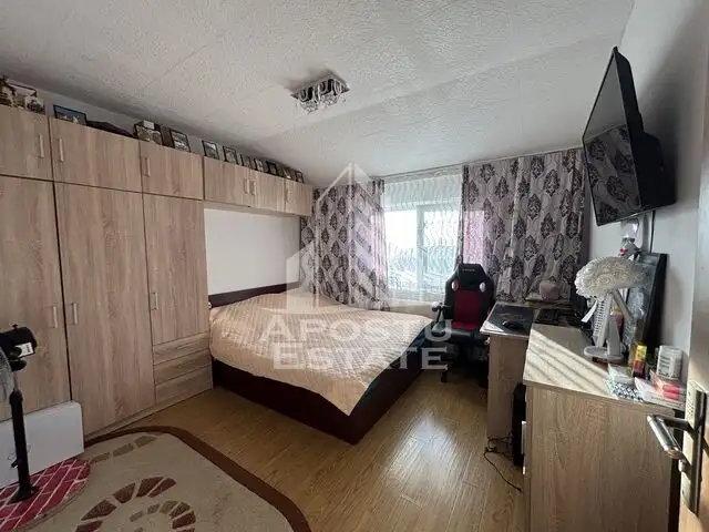 Apartament cu 3 camere in zona Dambovita, centrala termica