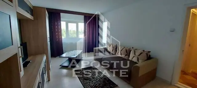 Apartament 3 camere, decomandat, zona Complexul Studentesc