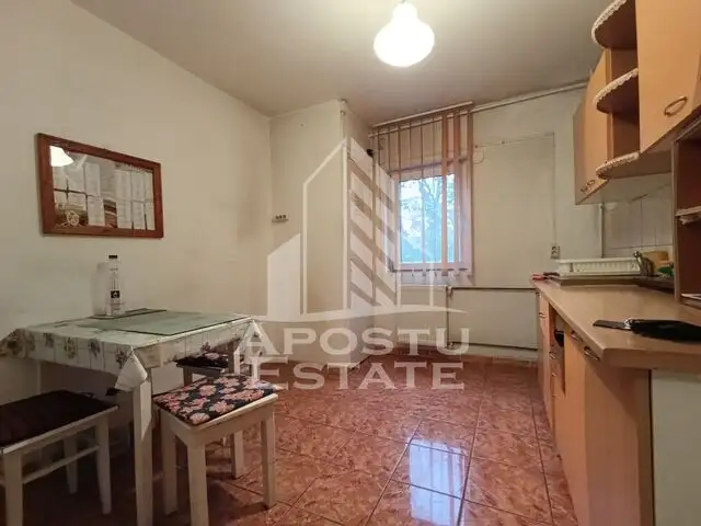 Apartament 2 camere, parter, centrala proprie, situat in Sagului