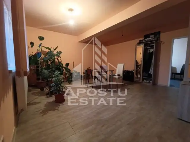 Casa individuala,izolata termic, 5 camere, curte proprie,2 bai, Ronat