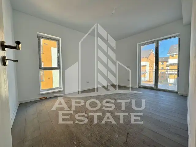 Apartament cu 2 camere etaj intermediar bucatarie separata zona Lidl