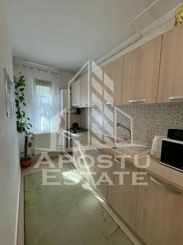 Apartament cu 2 dormitoare, doua bai in Complex, centrala termica