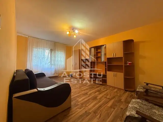 Apartament 3 camere , spatios, centrala proprie ,zona Soarelui