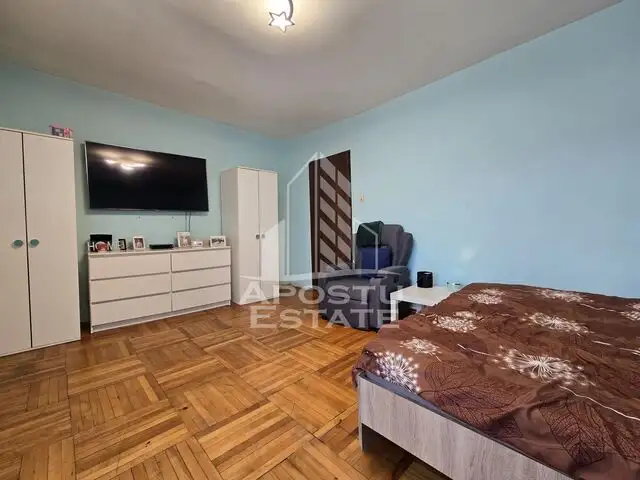 Apartament decomandat, cu 2 camere,centrala proprie, Lipovei