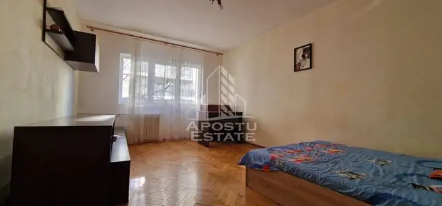 Apartament 3 camere, semidecomandat , Soarelui