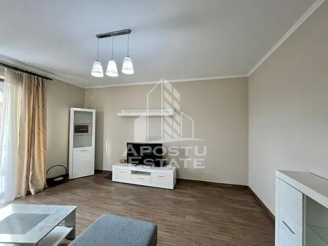 Apartament cu 3 camere, semidecomandat, in Dumbravita