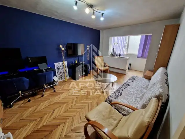 Apartament cu 2 camere, etaj intermediar, zona Girocului