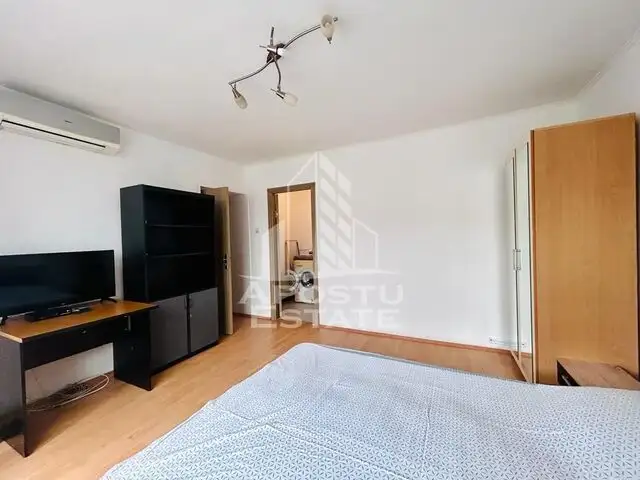 Apartament 2 camere cu loc de parcare si vedere in Piata 700