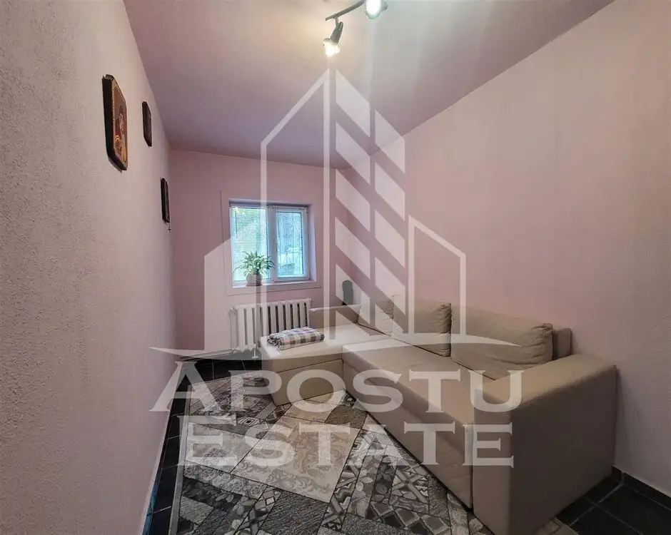 Apartament cu 4 camere si garaj, centrala proprie, zona Torontalului