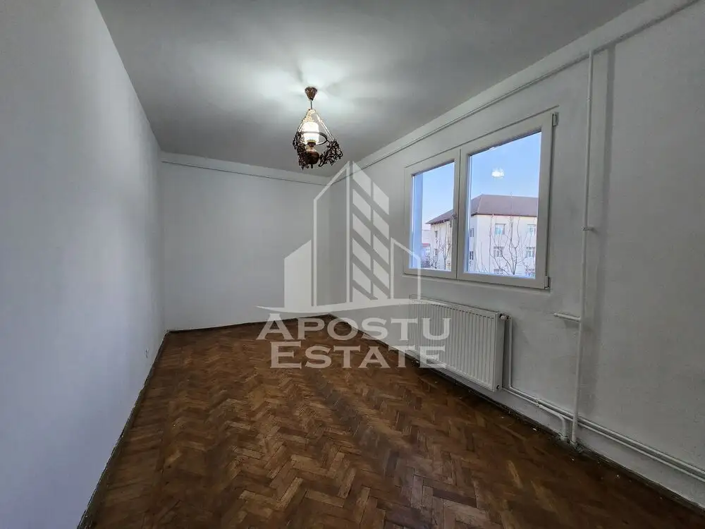 Apartament cu 3 camere, centrala proprie, zona Dacia