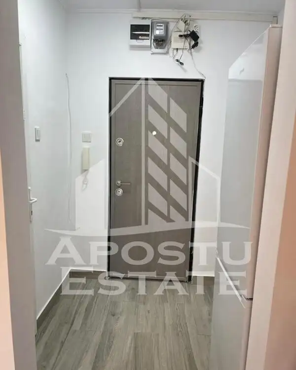 Apartament cu o camera, etaj inermediar, in zona Circumvalatiunii