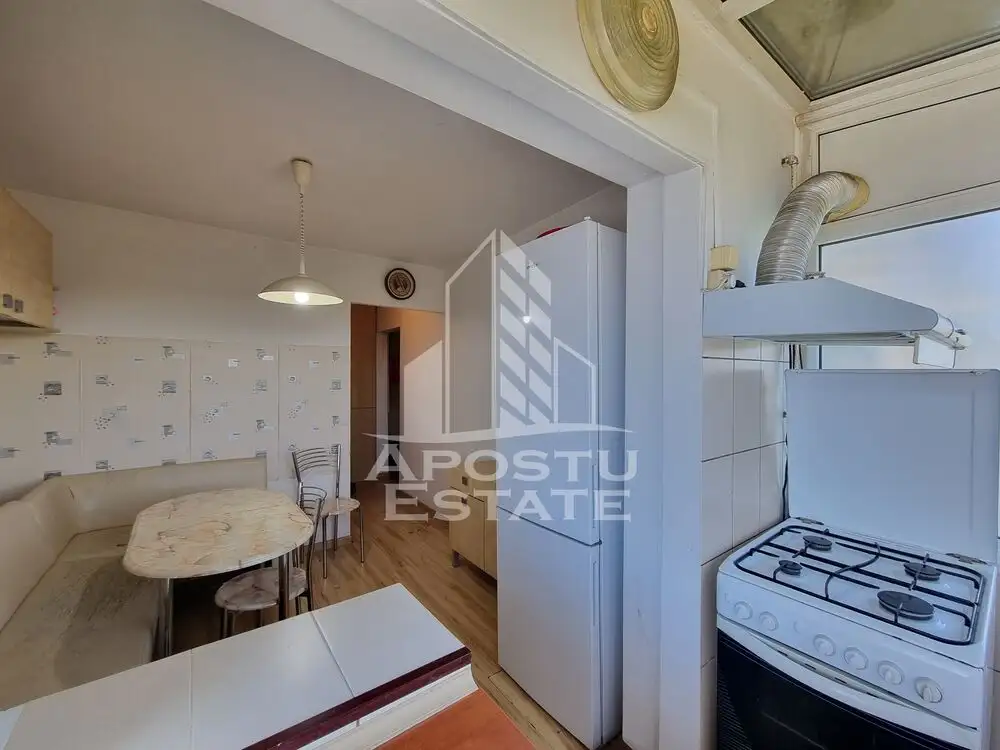 Apartament decomandat cu 2 camere, zona Lipovei