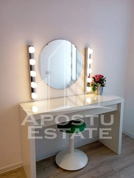 Apartament cu 3 camere, tip penthouse, loc de parcare, zona Crisan