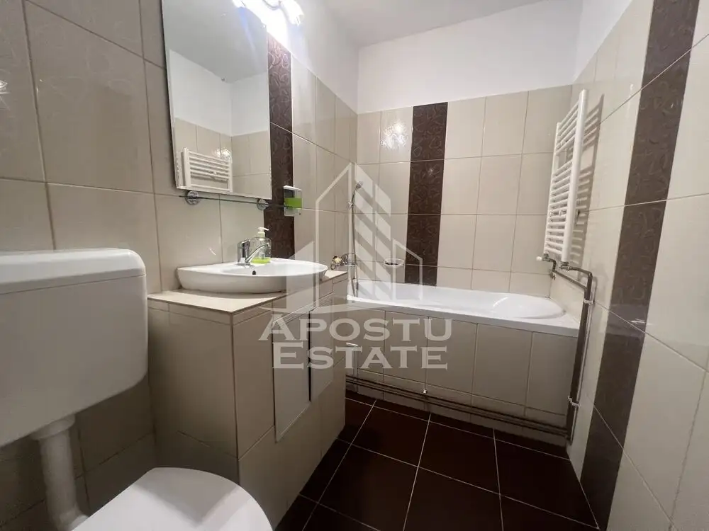 Apartament cu 2 camere, central