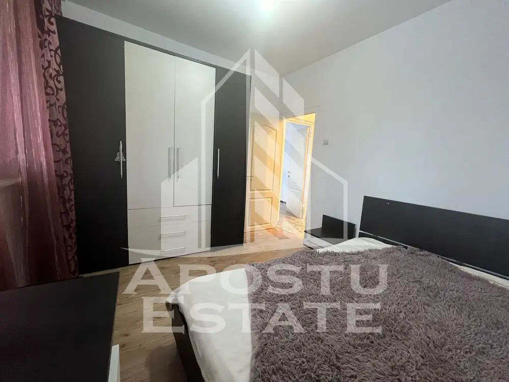 Apartament cu 3 camere, decomandat, situat in zona Sagului