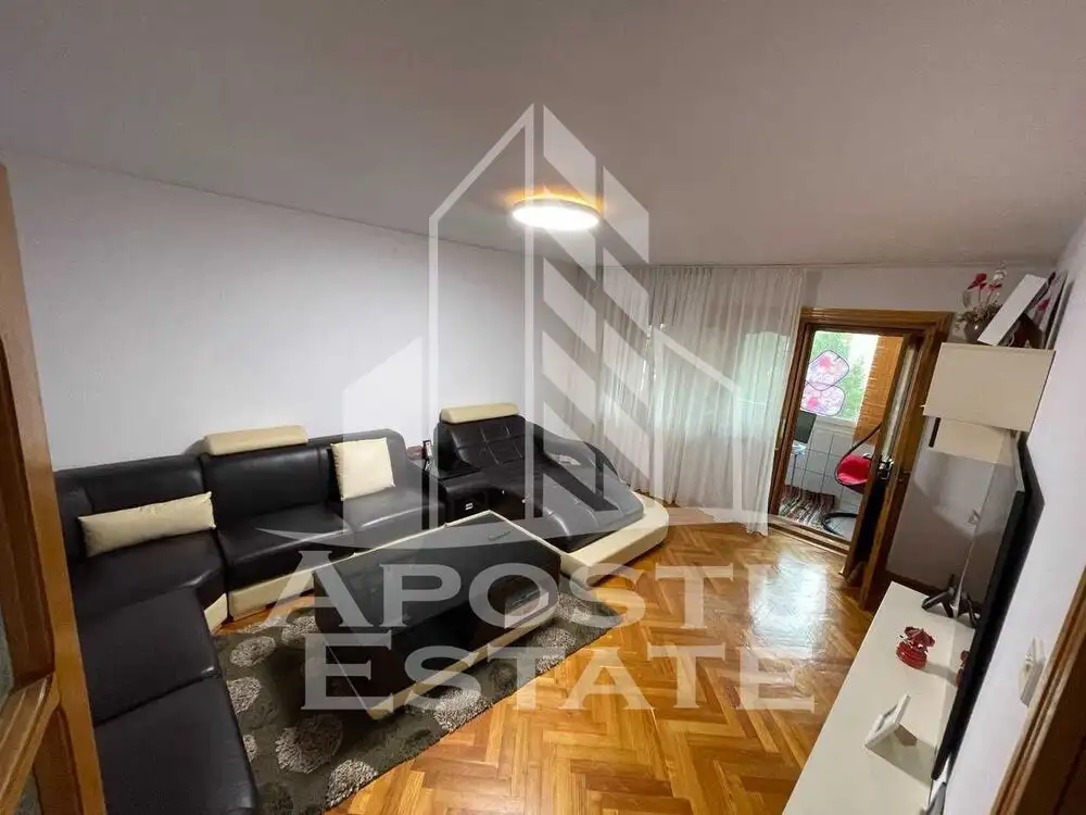 Apartament 4 camere, decomandat, centrala proprie, 2, bai, zona Steaua