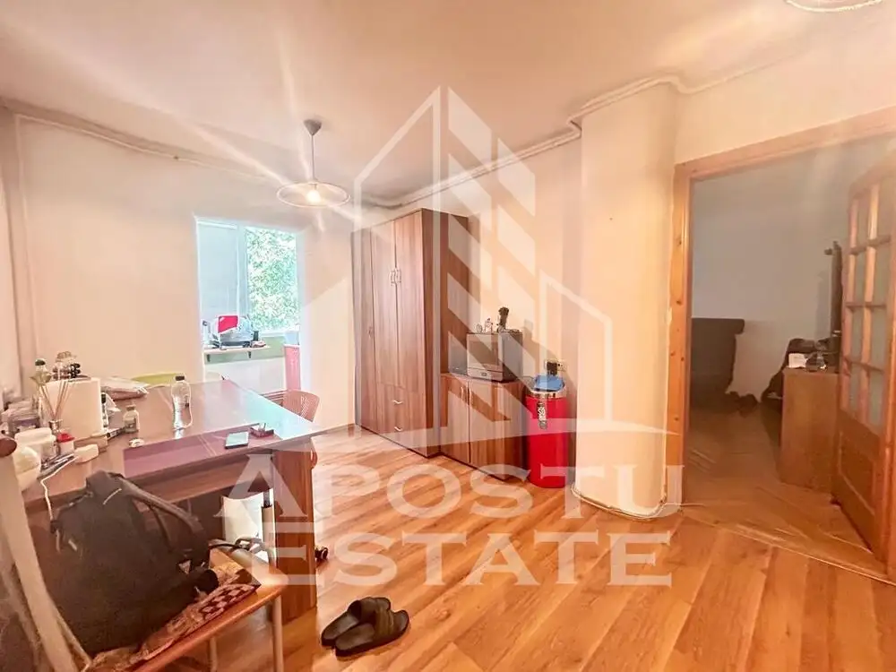 Apartament 2 camere cu centrala,  etaj intermediar, in zona Bucovina