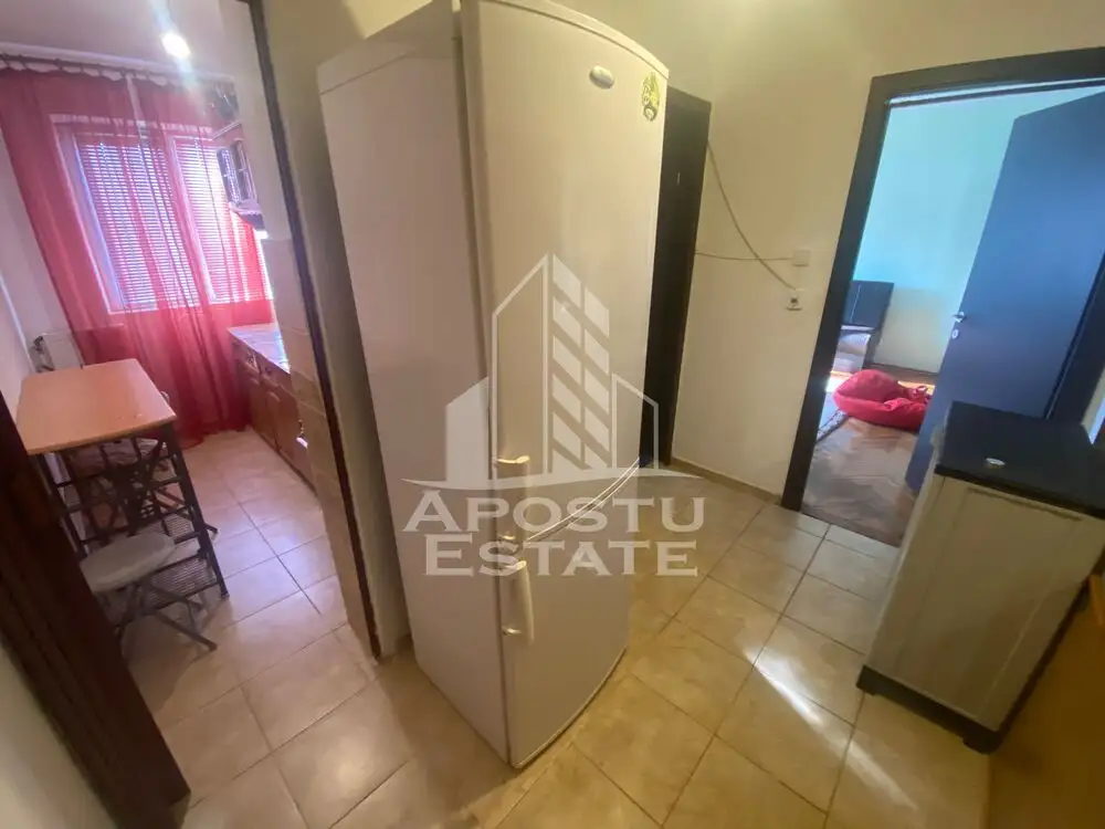 Apartament 2 camere, semidecomandat, in zona  Dambovita