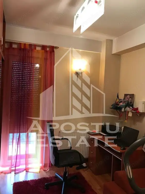 Apartament 4 camere, decomandat,centrala proprie,zona Aradului