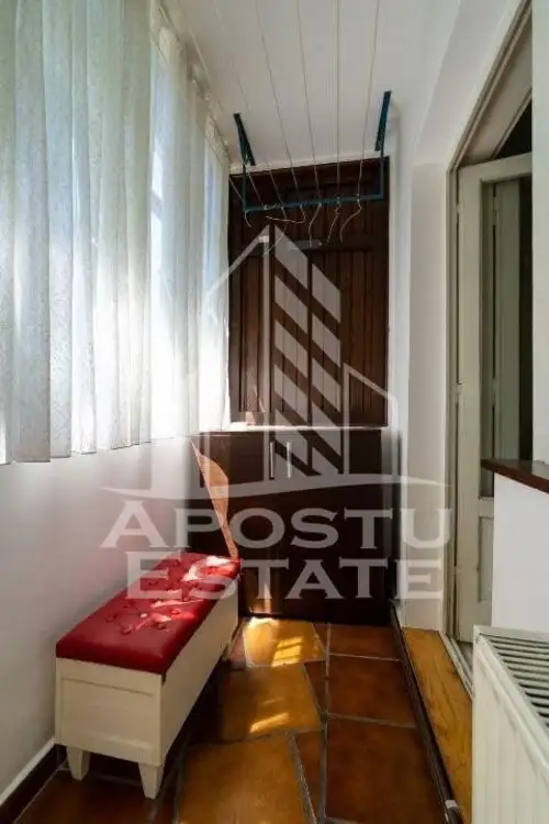 Apartament cu 3 camere, decomandat, 2 bai si 2 balcoane, Girocului