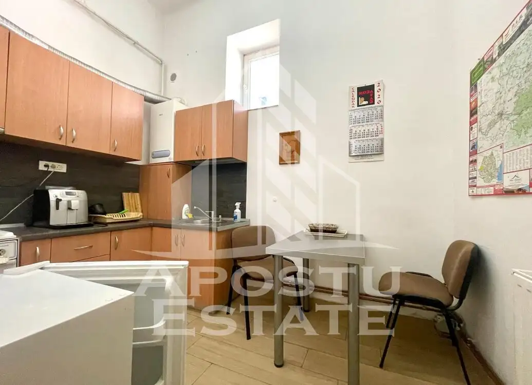 Apartament 2 camere -Spatiu Birouri, zona Podgoria