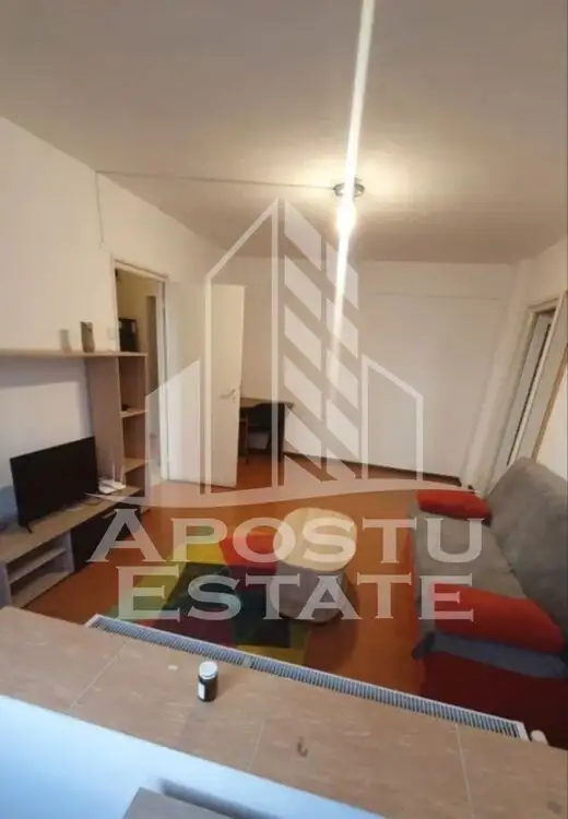 Apartament ultracentral cu 2 camere semidecomandat