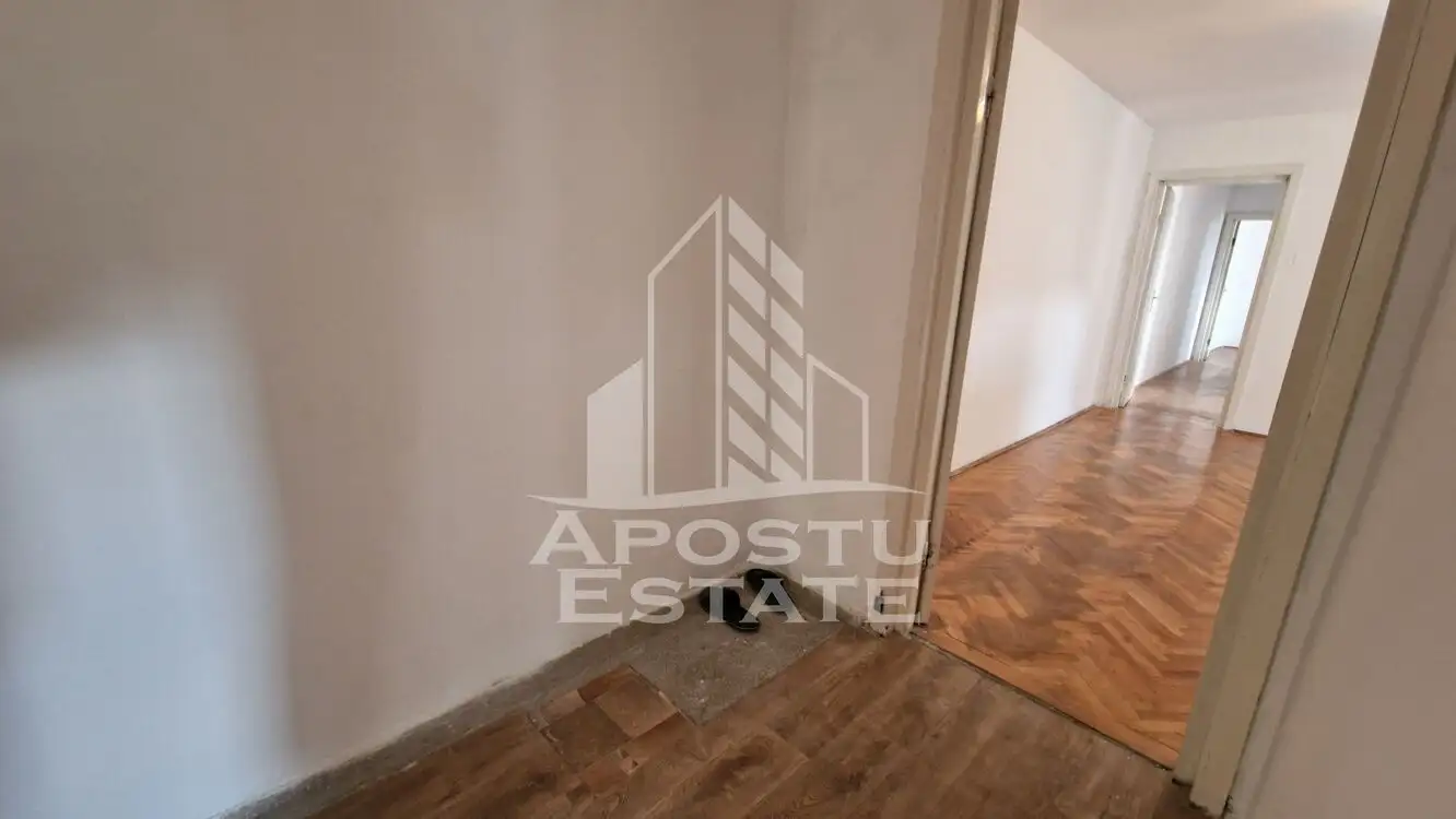 Apartament cu 3 camere, centrala proprie,  zona Circumvalatiunii