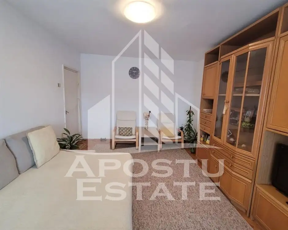 Apartament decomandat cu o camera, zona Complexului Studentesc