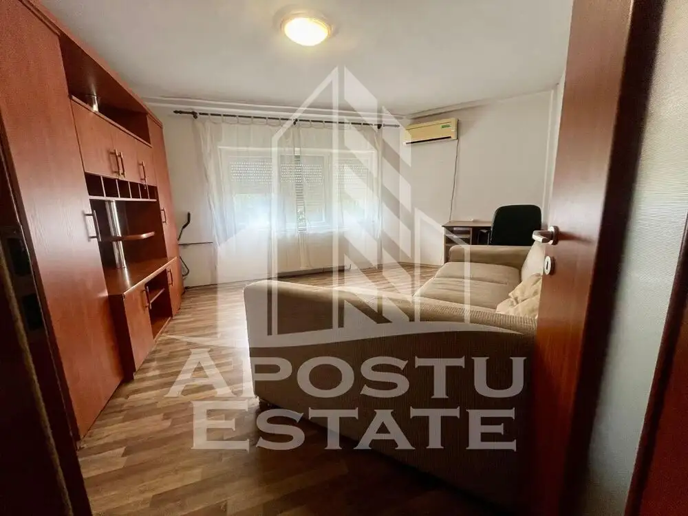 Apartament 2 camere,decomandat,spatios,in zona Bucovina