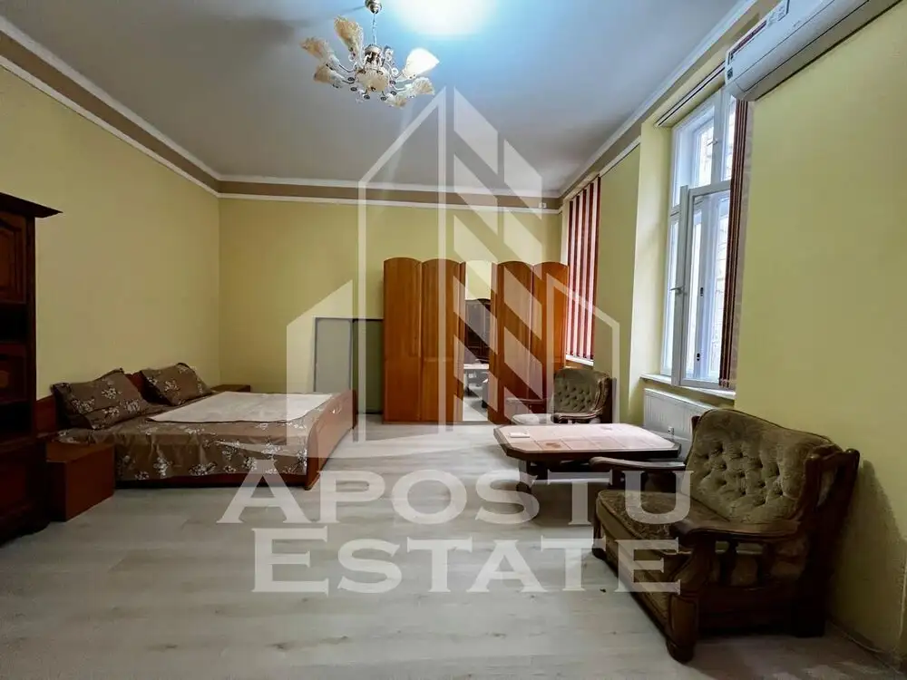 Apartament cu o camera ,zona Piata Avram Iancu