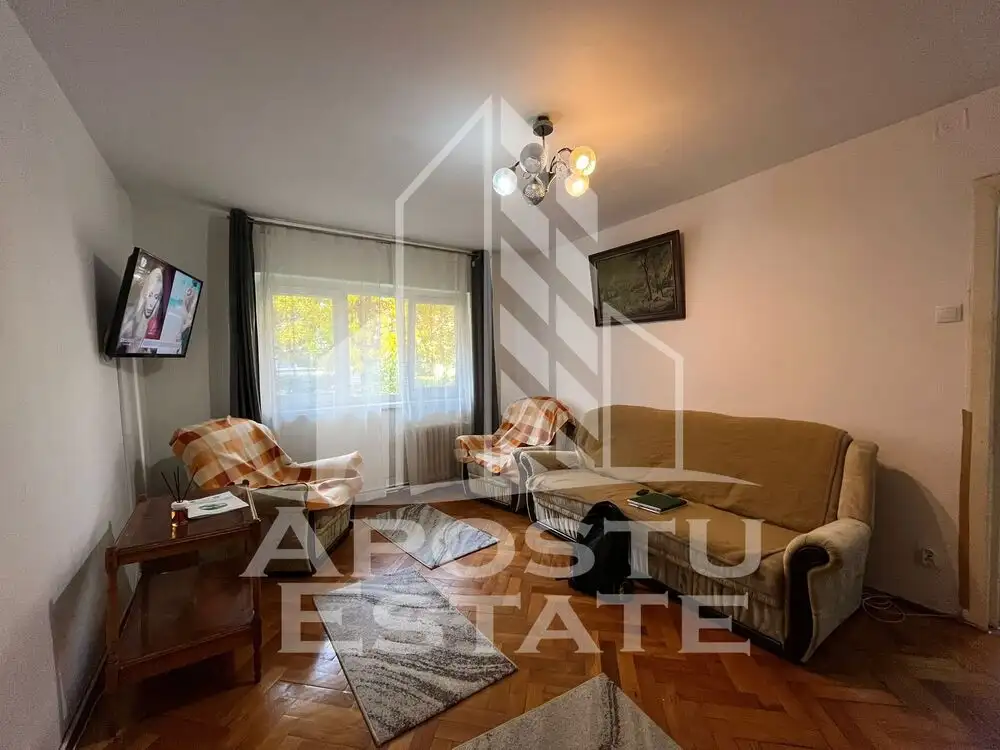 Apartament cu 2 camere, semidecomandat, centrala proprie