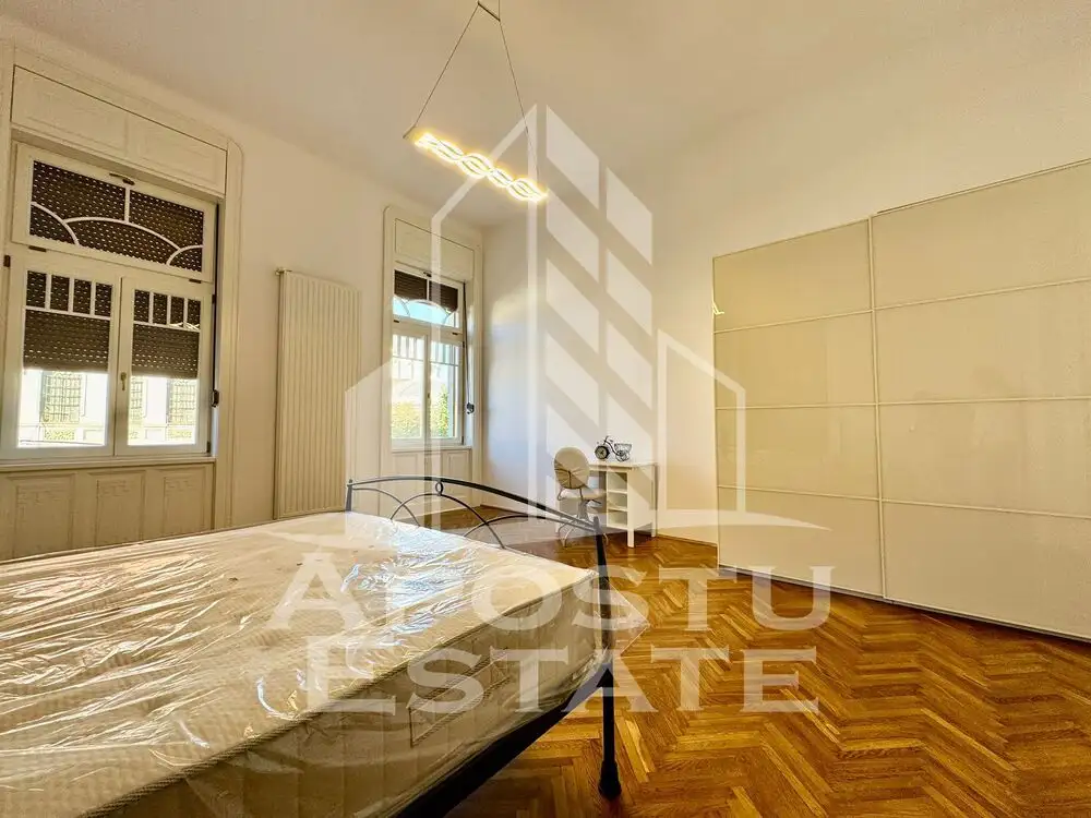 Apartament cu 4 camere semicentral in cladire istorica reabilitata