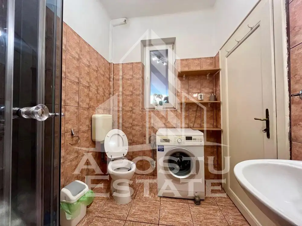 Apartament 2 camere,la casa,curte comuna,zona Dambovita