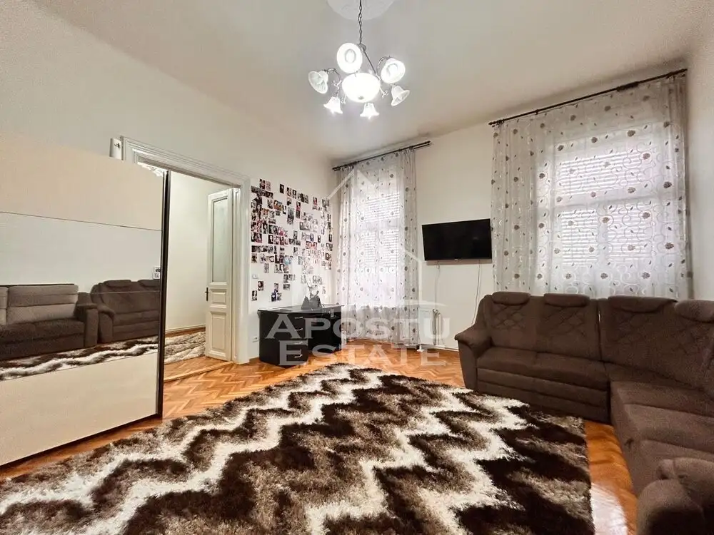 Apartament 2 camere, spatios, pod reabilitat, loc de parcare si garaj