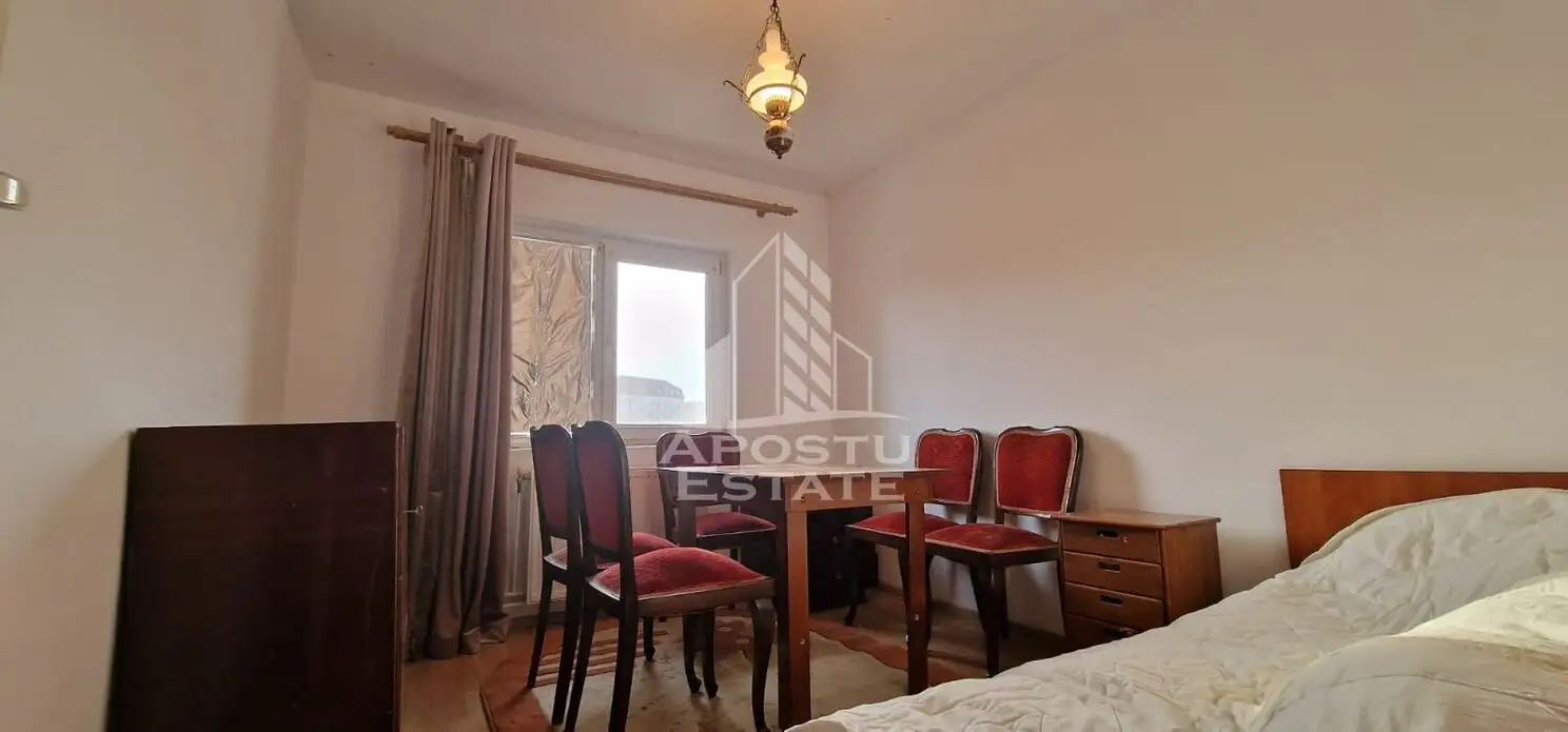 Apartament 4 camere , centrala proprie , mobilat , Torontalului