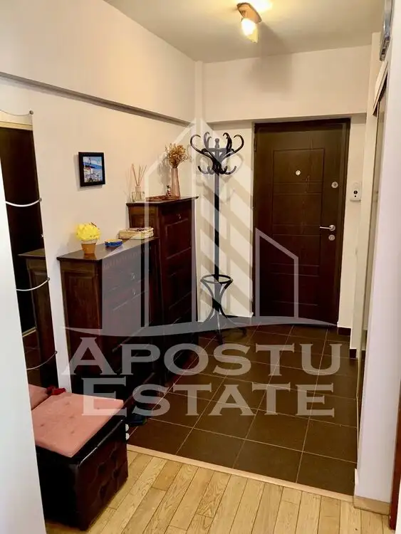 Apartament spatios cu 3 camere, pe Strada Simion Barnutiu