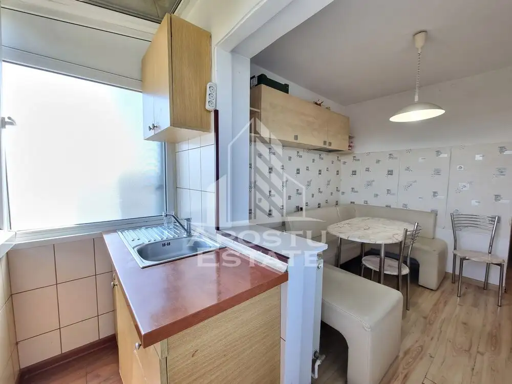 Apartament decomandat cu 2 camere, zona Lipovei